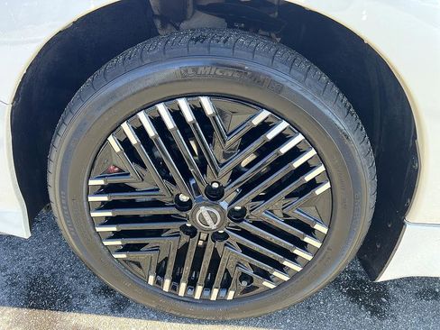 Certified 2023 Nissan Leaf SV Plus image 8