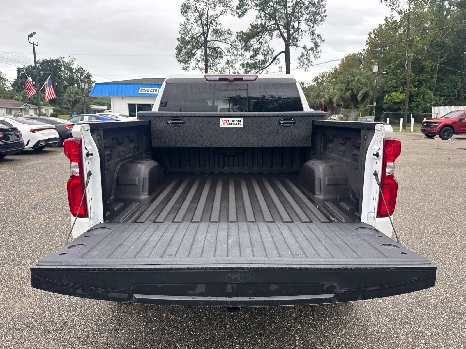 Used 2024 Chevrolet Silverado 1500 LT Trail Boss w/ LT Trail Boss Premium Package AWD/4WD image 9