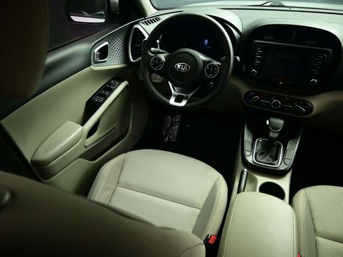 Used 2020 Kia Soul LX image 15