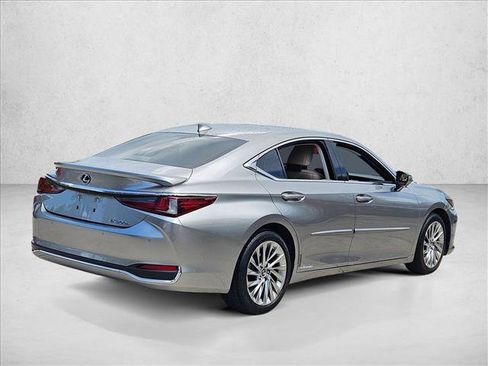 Used 2019 Lexus ES 300h w/ Accessory Package 2 FWD image 5