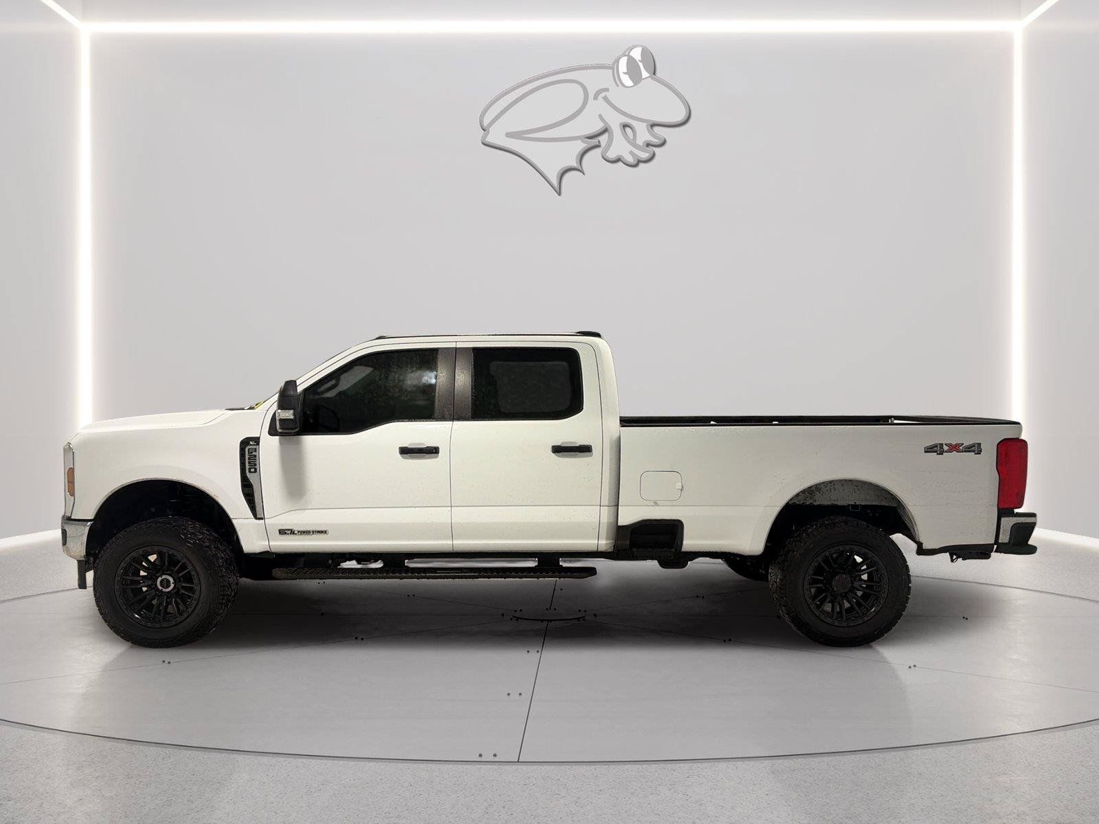 Used 2024 Ford F250 XL AWD/4WD image 2