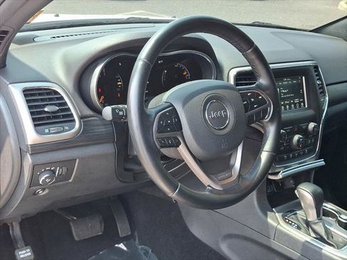 Certified 2021 Jeep Grand Cherokee Laredo AWD/4WD image 25