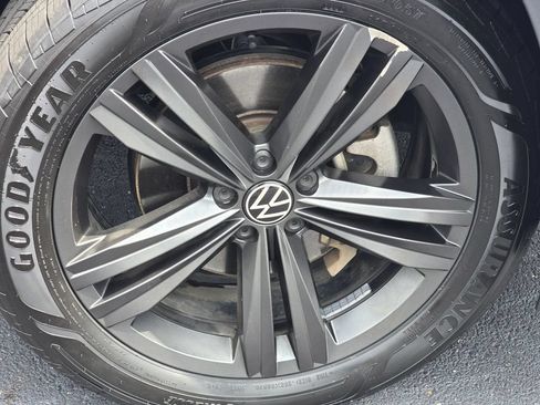 Used 2022 Volkswagen Atlas Cross Sport SEL R-Line AWD/4WD image 10