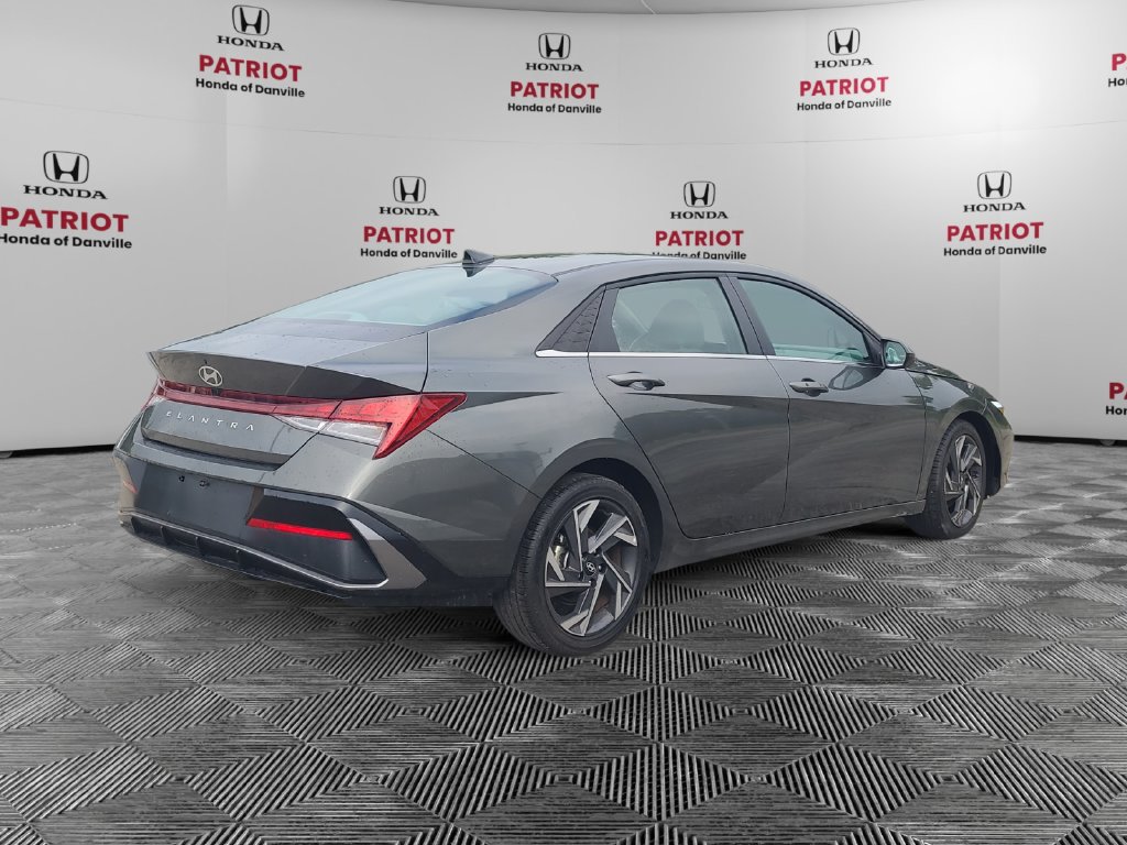Used 2025 Hyundai Elantra SEL FWD image 5
