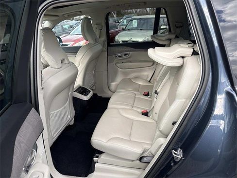 Used 2023 Volvo XC90 B6 Plus image 17