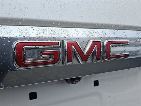 Used 2023 GMC Yukon Denali image 32