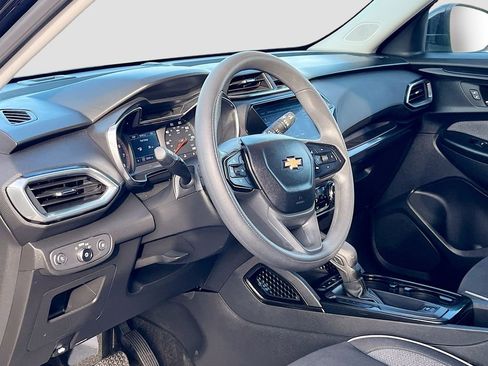 Used 2023 Chevrolet TrailBlazer LT w/ Convenience Package AWD/4WD image 9
