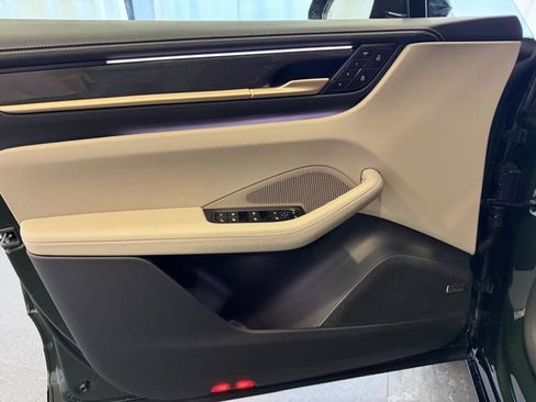 New 2026 Porsche Macan Turbo Electric AWD/4WD image 15