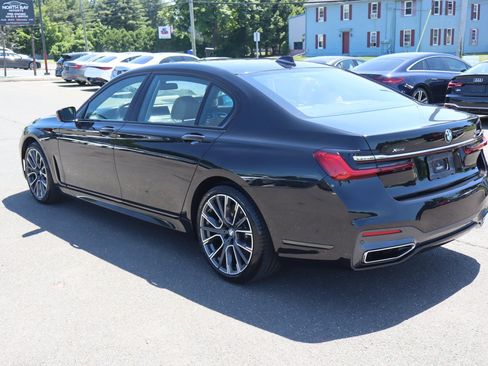 Used 2021 BMW 750i xDrive w/ Executive Package AWD/4WD image 7