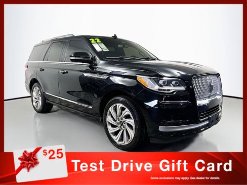 Used 2022 Lincoln Navigator Reserve image 1