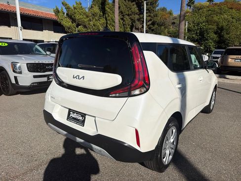 Certified 2023 Kia Soul LX FWD image 8