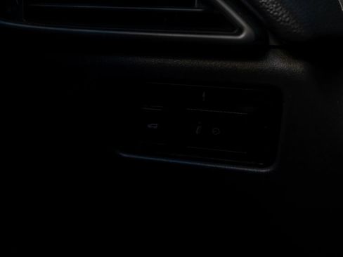 Used 2017 Jaguar F-PACE Premium image 67