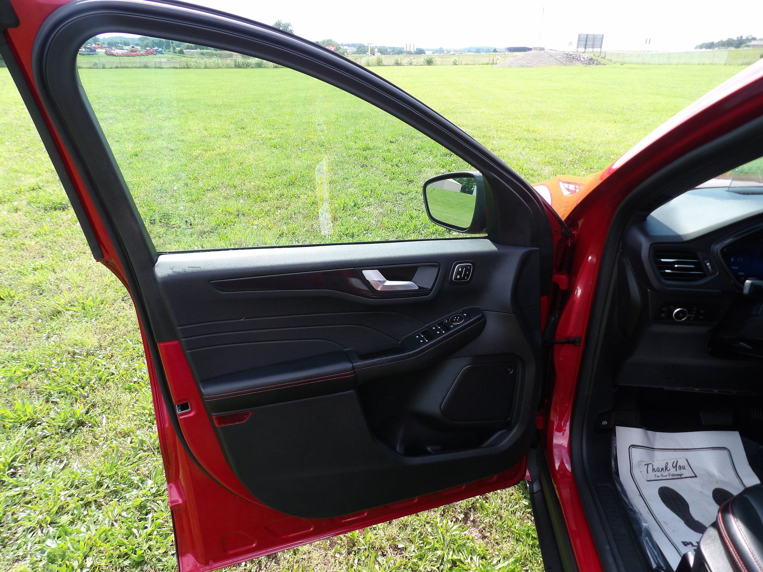 Used 2025 Ford Escape ST-Line Elite w/ Premium Technology Package AWD/4WD image 12