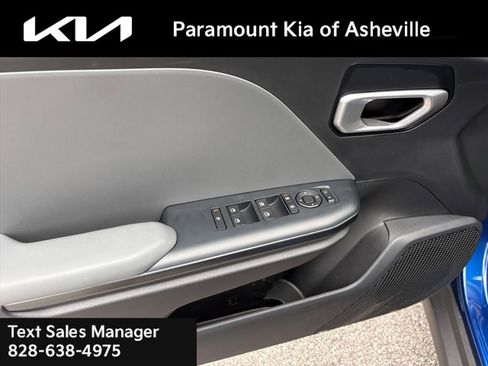 New 2025 Kia K4 LXS image 22