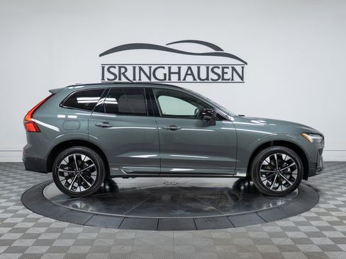 New 2026 Volvo XC60 B5 Plus w/ Climate Package image 4