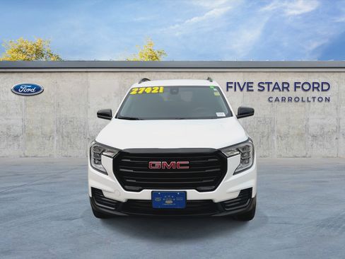 Used 2024 GMC Terrain SLE w/ Driver Convenience Package AWD/4WD image 3