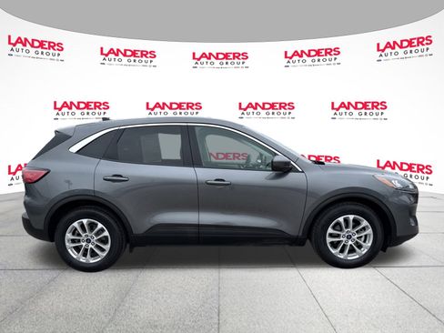 Used 2021 Ford Escape SE image 2