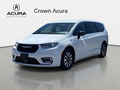 Used 2024 Chrysler Pacifica Limited FWD image 1