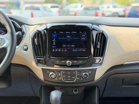 Used 2023 Chevrolet Traverse Premier AWD/4WD image 15