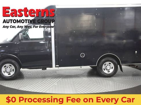 Used 2017 Chevrolet Express 3500 RWD image 56