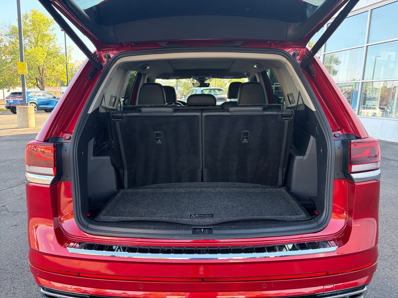 Certified 2024 Volkswagen Atlas SEL Premium R-Line AWD/4WD image 34