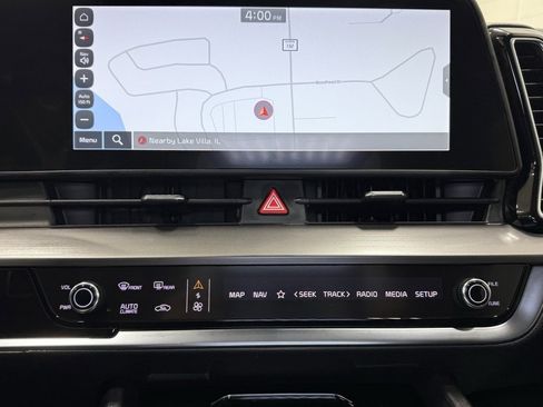 Used 2023 Kia Sportage EX image 19