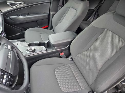 New 2026 Kia Sportage LX FWD image 17