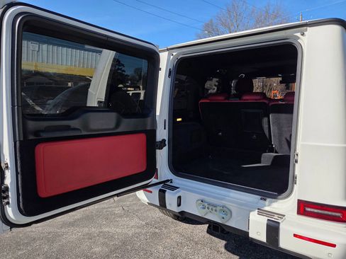 Used 2021 Mercedes-Benz G 550 w/ Exclusive Interior Package image 31