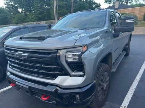 Used 2025 Chevrolet Silverado 2500 LT w/ Trail Boss Package image 3