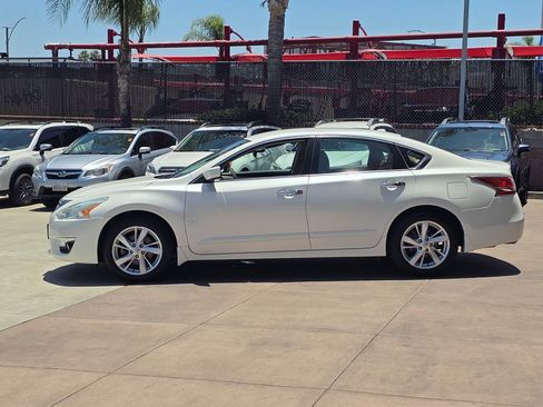 Used 2015 Nissan Altima 2.5 SV FWD image 9