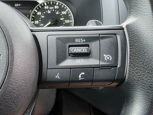 Used 2024 Nissan Pathfinder S image 27