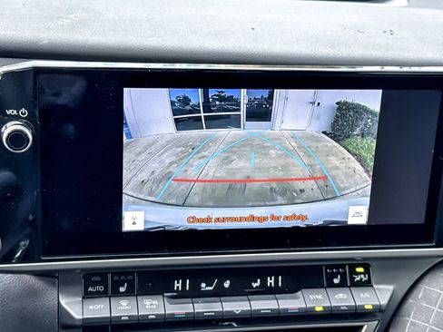 Used 2025 Toyota Camry XLE image 22