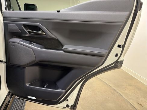 Used 2025 Lexus GX 550 w/ Accessory Package (2T) image 26