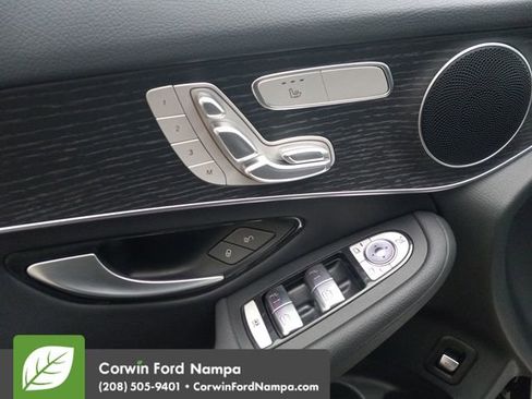 Used 2022 Mercedes-Benz GLC 300 4MATIC image 11