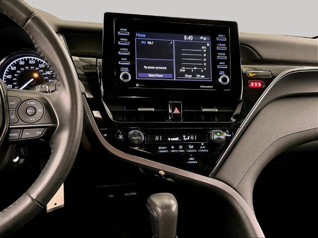 Used 2022 Toyota Camry SE FWD image 6