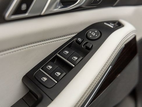 Used 2023 BMW X5 sDrive40i w/ M Sport Package image 18