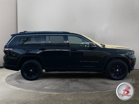 Used 2023 Jeep Grand Cherokee L Limited AWD/4WD image 8