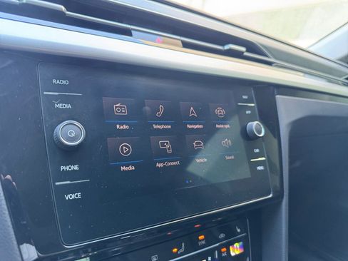 Used 2021 Volkswagen Arteon SE image 22