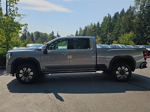 New 2025 GMC Sierra 3500 Denali w/ Denali Reserve Package image 4