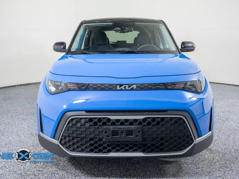 Used 2025 Kia Soul S FWD image 2