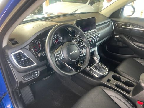 Certified 2023 Kia Seltos SX w/ SX Sunroof Package AWD/4WD image 6