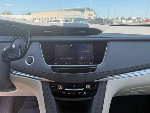 Certified 2024 Cadillac XT5 Premium Luxury w/ LPO, Floor Liner Package AWD/4WD image 22