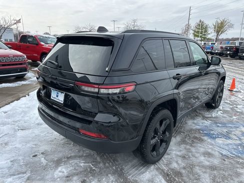 New 2025 Jeep Grand Cherokee Limited w/ Black Appearance Package AWD/4WD image 32