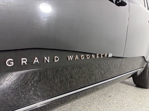 Used 2023 Jeep Grand Wagoneer Series III AWD/4WD image 22