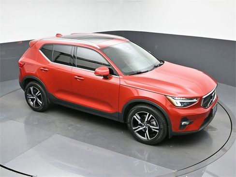 Used 2023 Volvo XC40 B5 Plus w/ Driver Assist Package image 43