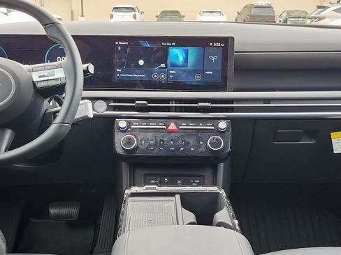 Certified 2025 Hyundai Tucson SEL image 17