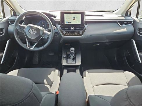 Used 2026 Toyota Corolla Cross LE FWD image 17