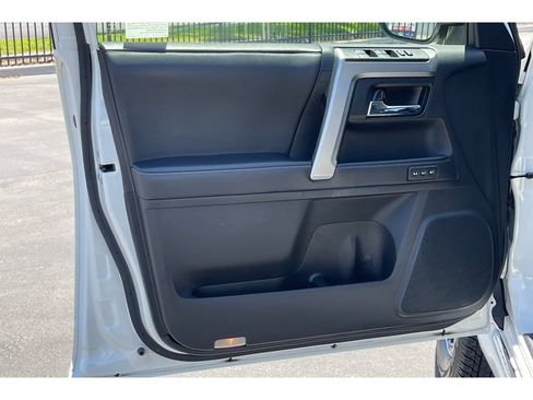 Used 2023 Toyota 4Runner Limited RWD image 12