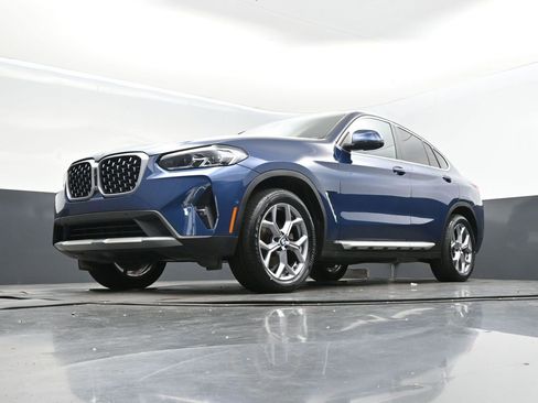 Certified 2025 BMW X4 xDrive30i image 36
