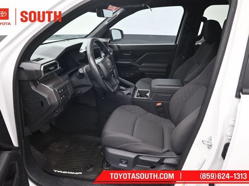 Used 2024 Toyota Tacoma SR5 AWD/4WD image 9